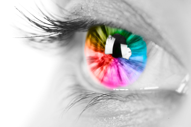 Дальтоники смогут различать цвета при помощи контактных линз
